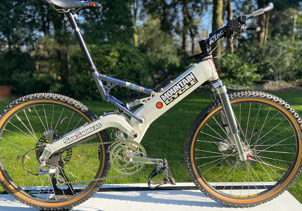 Construcción de un Trike paramotor con partes recicladas de una bicicleta de montaña.